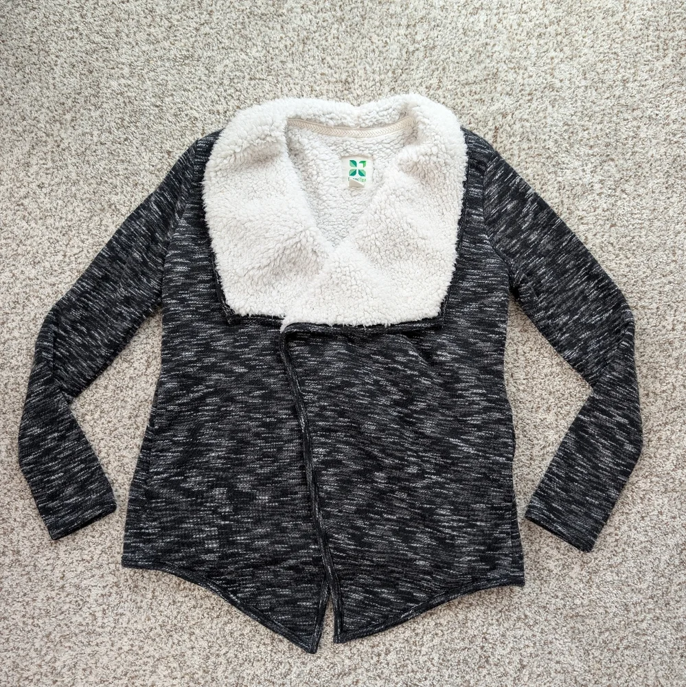 Green Tea Black and White Sherpa Cardigan Medium - Picture 6 of 11